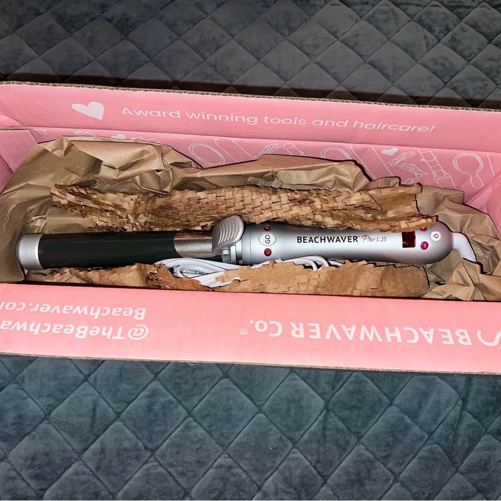 The Beachwaver Co. Silver and Black Hair Tool